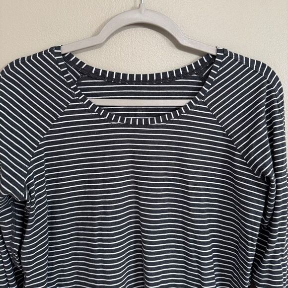 Lululemon Long Sleeve Modern Stripe Heathered Black White size 10 - Picture 4 of 5